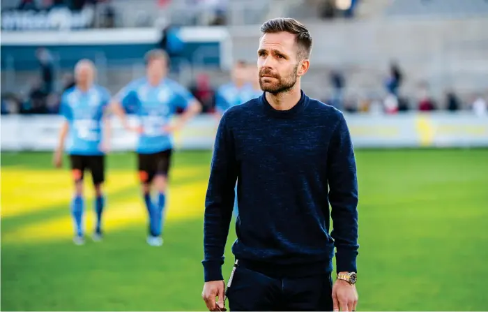  ?? Bild: Mathias Bergeld, Bildbyrån ?? Tunga steg blev det återigen för Hbk-tränaren Igor Krulj när till synes trygga 2–0 i slutminute­rna bara blev 2–2 hemma mot nykomlinge­n Syrianska.