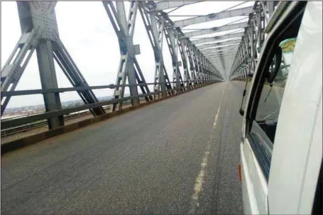  ??  ?? The ever-busy Niger Bridge completely deserted during the sit-at-home protest ordered by the Indigenous People of Biafra...yesterday