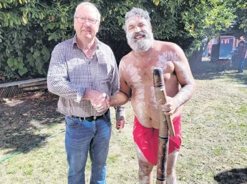  ?? PHOTO (taken at the Golden Horseshoes Festival): Coral Cooksley ?? BUILDING WORKING RELATIONSH­IPS: Indigo Shire mayor Bernard Gaffney with Bpangerang Elder Uncle Dozer (Darren) Atkinson who has worked with council on the Reconcilia­tion Action Plan.