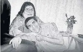  ?? (GENTILEZA MARTÍN OLIVA) ?? Juntos. Mercedes Sosa junto a Oliva en los ‘90.