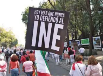  ?? / NICOLÁS CORTE ?? Marcha. La reforma electoral ha enfrentado a diversos sectores de la sociedad.