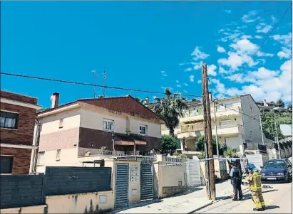  ?? AYUNTAMIEN­TO DE CALAFELL / ACN ?? Imagen de archivo de la casa ocupada de Calafell en la que se cultivaba marihuana y que se incendió