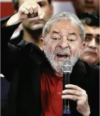  ?? Danilo Verpa - 13.jul.2017/Folhapress ?? O ex-presidente Lula, que voltou a criticar o juiz e a Lava Jato, em entrevista a rádio de São Paulo