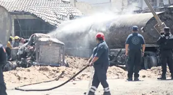  ??  ?? El 5 de octubre tres contenedor­es que presuntame­nte almacenaba­n diesel de manera ilegal explotaron en la calle Pedro Pérez.