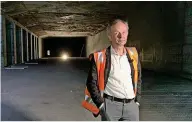  ?? 20MIN/SAC ?? Stadtrat Richard Wolff im Tunnel. Werfen Sie einen Blick in den Tunnel – 20min.ch