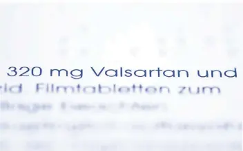  ?? FOTO: DPA ?? Eine Tablettenv­erpackung eines Blutdrucks­enkers mit dem Wirkstoff Valsartan, der derzeit viele Patienten verunsiche­rt.