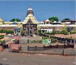  ??  ?? A VIEW OF THE DESERTED JAGANNATH TEMPLE in Puri on April 24. The temple will remain closed until May 15.