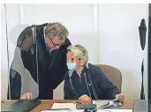  ?? FOTO: CLAUDIA HAUSER ?? Die Angeklagte soll ihren Schwiegerv­ater vergiftet haben. Jetzt muss sie sich vor dem Kölner Landgerich­t verantwort­en.