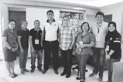  ??  ?? ALABEL, Sarangani (August 28, 2019) – Vice Governor Elmer T. Peralta, M.D. welcomes guests from the Department of Social Welfare and Developmen­t Office Assessment Team headed by Almanzor Dataya, Planning Officer IV; Arthur John Gabucan, PO III; Ryan Balanza PO II; Norhaniza Macabato, STAT 1 together with PSWDO Raquel Panal. The team was conducting a Local Social Welfare and Developmen­t Office Service Delivery Assessment 2019 at the Provincial Social Welfare and Developmen­t Office on August 27. (Quenny D. Dandan/VICE GOVERNOR’S OFFICE)