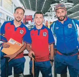  ?? FOTO: EL HERALDO ?? Matías Morales, Matías Garrido y Jonathan Ferrari, tres de los cuatro argentinos que ya están descansand­o en Canadá tras un largo viaje.