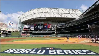  ?? GETTY IMAGES ?? The Houston Astros work out on Monday, the day before they’re set to open the World Series against the Atlanta Braves.