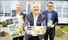  ??  ?? Setzt auf neue Produkte ohne Zusatzstof­fe: der Frosta-Vorstand mit (v.l.) Hinnerk Ehlers, Maik Busse und Felix Ahlers
