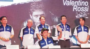  ??  ?? ROSSI is presented to themedia and local fans by Yamaha officials at SM Sta. Rosa.