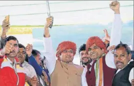  ?? PTI ?? ■ Haryana Congress president Ashok Tanwar holds a sword during a political programme in Hisar on Saturday.
