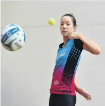  ?? PHOTO: PETER MCINTOSH ?? Multitaski­ng . . . Kendall McMinn works on her ball skills during Southern Steel training at the Edgar Centre on Thursday.