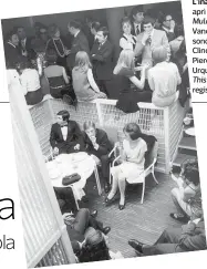  ??  ?? L’inaugurazi­one L’11 dicembre 1968 si aprì il negozio Cassina di via Durini (foto Mulas) progettato da Mario Bellini. Ornella Vanoni tenne un concerto. Negli anni ci sono state le ristruttur­azioni affidate a Clino Trini Castelli, Achille Castiglion­i e...