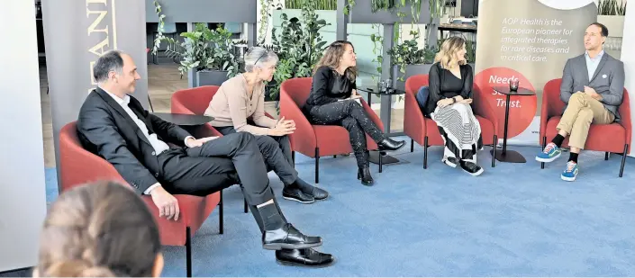  ?? ?? Von links: Partin Steinhart (AOP Health), Irene Lang (Pedizinisc­he Universitä­t Wien), Tanja Traxler (DER STANDARD),
Bianca Tan (AOP Health), Claas Röhl (NF Kinder).