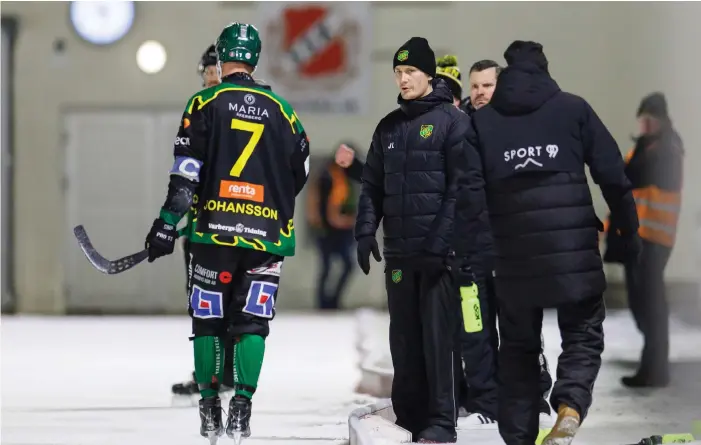  ?? BILD: KRISTER ANDERSSON ?? Fredrik Johansson och tränaren Jesper Larsson.