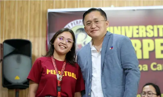  ?? PHOTOGRAPH COURTESY OF SBG ?? SCHOLAR Christine Yanga expresses thanks to Senator Bong Go for his support of indigent students.