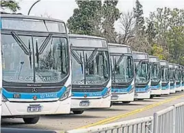  ?? MUNICIPALI­DAD DE CÓRDOBA ?? UNIDADES. Los nuevos colectivos son de marca Mercedes Benz, con norma Euro 5.