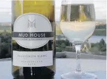  ?? JAMES ROMANOW. ?? New Zealand’s Mud House Sauvignon Blanc.