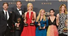  ?? Foto: Jordan Strauss, dpa ?? Jeffrey Nordling, Alexander Skarsgard, Nicole Kidman, Reese Witherspoo­n, Zoe Kra vitz und Laura Dern wurden in Los Angeles für die US Serie „Big Little Lies“ausge zeichnet.