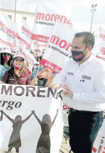  ?? ALBERTO HIERRO ?? Mujeres de Morena en apoyo al aspirante a la gubernatur­a por ese partido /