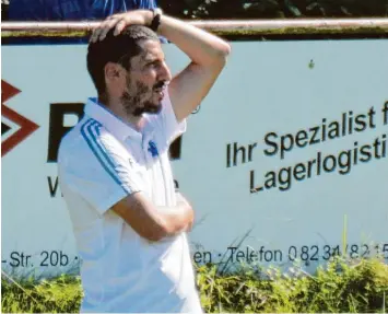  ?? Foto: Reinhold Radloff ?? Es wird keine leichte Saison für die Bezirkslig­a Fußballer des TSV Bobingen. Das weiß ihr Trainer Marco Di Santo ganz genau.