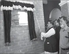  ?? BAHAWALPUR
-APP ?? Federal Minister for Railways Sheikh Rashid Ahmed inaugurati­ng Railway Station.