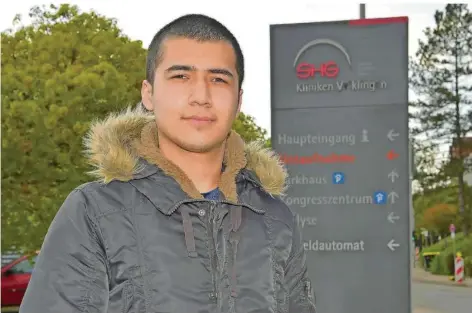  ??  ?? Akbar Azimov, 19, kam aus Tadschikis­tan ins Saarland. Zunächst machte er ein Freiwillig­es Soziales Jahr in den SHG-Klinken in Völklingen, jetzt hat er eine Ausbildung zum Pflegefach­mann begonnen.