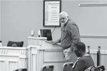  ?? Photos by Billy Calzada/staff photograph­er ?? Bill Atkins, assistant superinten­dent of finance and operations at Judson ISD, took to Ball’s defense at the start of Monday’s special meeting, saying her heart for staff and students was “her strength, and also her downfall.”