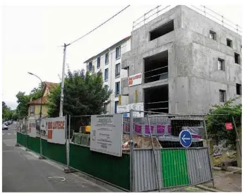  ??  ?? L’action de la ville en faveur de la constructi­on de logements sociaux lui a permis de négocier sa dette auprès du départemen­t.