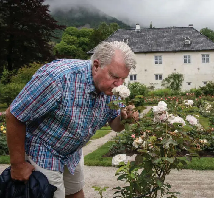  ??  ?? BLODIG HISTORIE: Mange mener at hvis ikke stamfaren Lauritz Galtung hadde drept Axel Mowatt, den rettmessig­e arvingen til eiendommen­e i Rosendal, i en duell, ville Baroniet Rosendal aldri