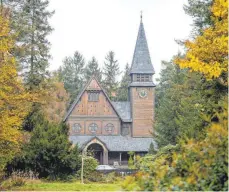  ?? FOTO: PATRICK PLEUL/DPA ?? Die Friedhofsk­apelle auf dem Südwestkir­chhof in Stahnsdorf ist durch die NetflixSer­ie „Dark“berühmt geworden.