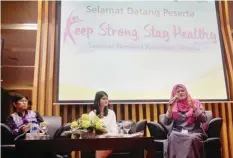  ?? PRODIA LABORATORI­UM KLINIK FOR JAWA POS ?? BERI WAWASAN: Seminar nasional kesehatan perempuan bersama para pakar. Salah satunya, Dr dr Gatot Soegiarto SpPD KAI yang membahas autoimun.