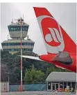  ??  ?? Air Berlin löst keine Bonusmeile­n mehr ein.
FOTO: DPA