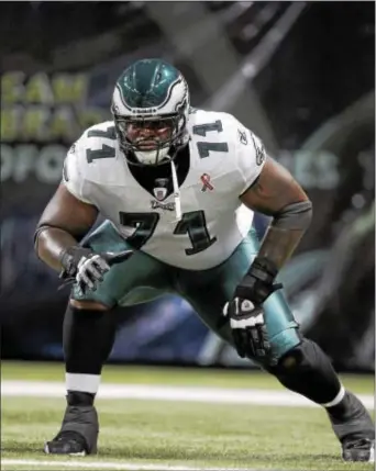  ?? THE ASSOCIATED PRESS FILE ?? Daily Times columnist Bob Grotz says the Eagles, who offered an embarrassi­ng pay cut to Jason Peters, must assure the ‘all-world offensive tackle’ he’s part of their future plans.