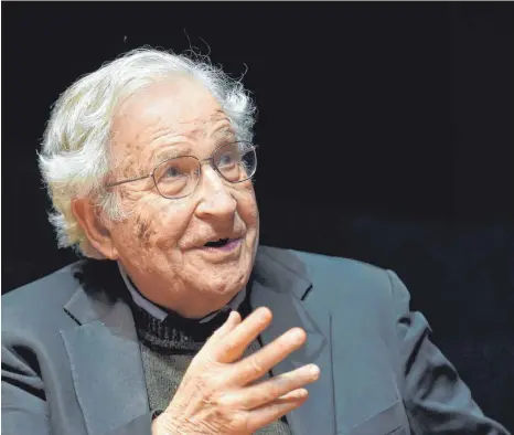  ?? FOTO: ULI DECK/DPA ?? Der US-amerikanis­che Linguist und Philosoph Noam Chomsky ist auch mit 92 Jahren ein scharfer Beobachter und Kritiker des Weltgesche­hens.