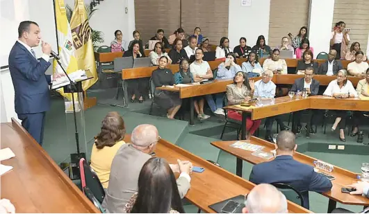  ?? F.E. ?? Roman Jáquez, presidente de la JCE, dictó una conferenci­a en la Universida­d Católica de Santo Domingo.