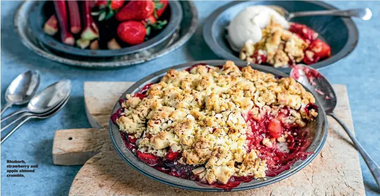  ??  ?? Rhubarb, strawberry and apple almond crumble.
