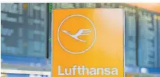  ?? FOTO: ARNOLD/DPA ?? Lufthansa ist streikgepl­agt: Die Gewerkscha­ft Verdi hat die Luftsicher­heitskräft­e an fünf deutschen Flughäfen zum Streik aufgerufen.