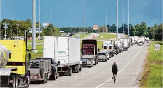  ?? Melissa Phillip/staff photograph­er ?? The EPA’S stricter soot limits introduced in February drew a lawsuit by Texas Attorney General Ken Paxton. Coastal Harris County and others intervened in support of stricter standards.