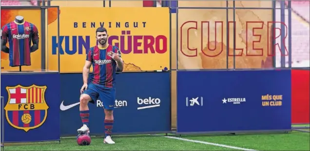 ??  ?? Kun Agüero, el día de su presentaci­ón con el Barça.