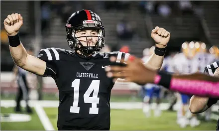  ?? NATE HECKENBERG­ER — FOR MEDIANEWS GROUP ?? Quarterbac­k Harrison Susi celebrates Coatesvill­e’s 20-14 win over Downingtow­n East.