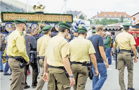  ?? BILD: SN/DPA ?? Das Thema Sicherheit steht beim heurigen Oktoberfes­t in München „ganz oben“.