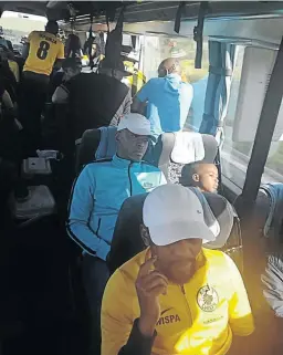  ?? /TANKISO MAKHETHA ?? The bus ride back home to Gauteng was long and heartbreak­ing for the losing Chiefs fans.