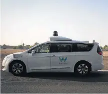  ?? CAITLIN O'HARA/THE NEW YORK TIMES ?? Nova fase. Waymo só fazia testes com engenheiro­s a bordo