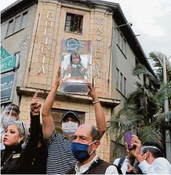  ?? FOTO: JAIVER NIETO ?? El edificio ha tenido afectacion­es físicas en el marco de la protesta y las movilizaci­ones sociales.
