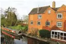  ??  ?? The canal through Gnosall village.