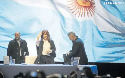  ??  ?? Cristina Kirchner presentó su libro en Mar del Plata